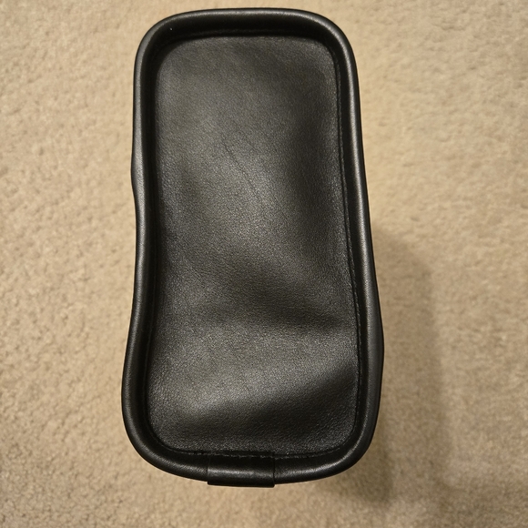 Tumi Leather Hanging Travel Kit - Picture 5 of 9